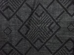 アンティーク　格子に幾何学模様織り出し本場泥大島紬着物(7マルキ)